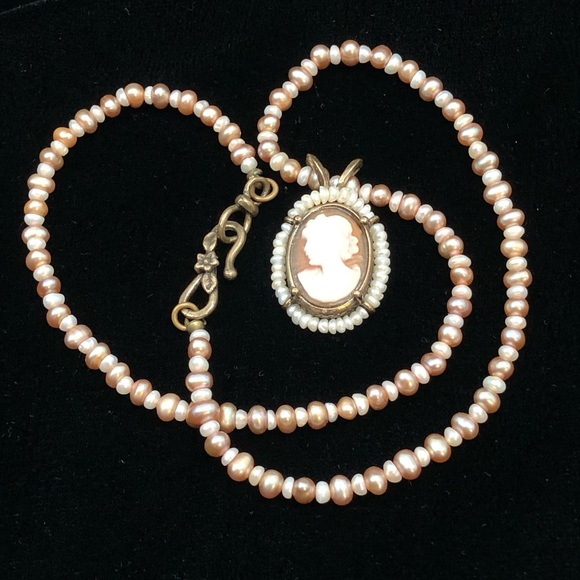 Extasia Feminine Hand Carved Shell Cameo on Beautiful Seed Pearl Necklace - Picture 5 of 11
